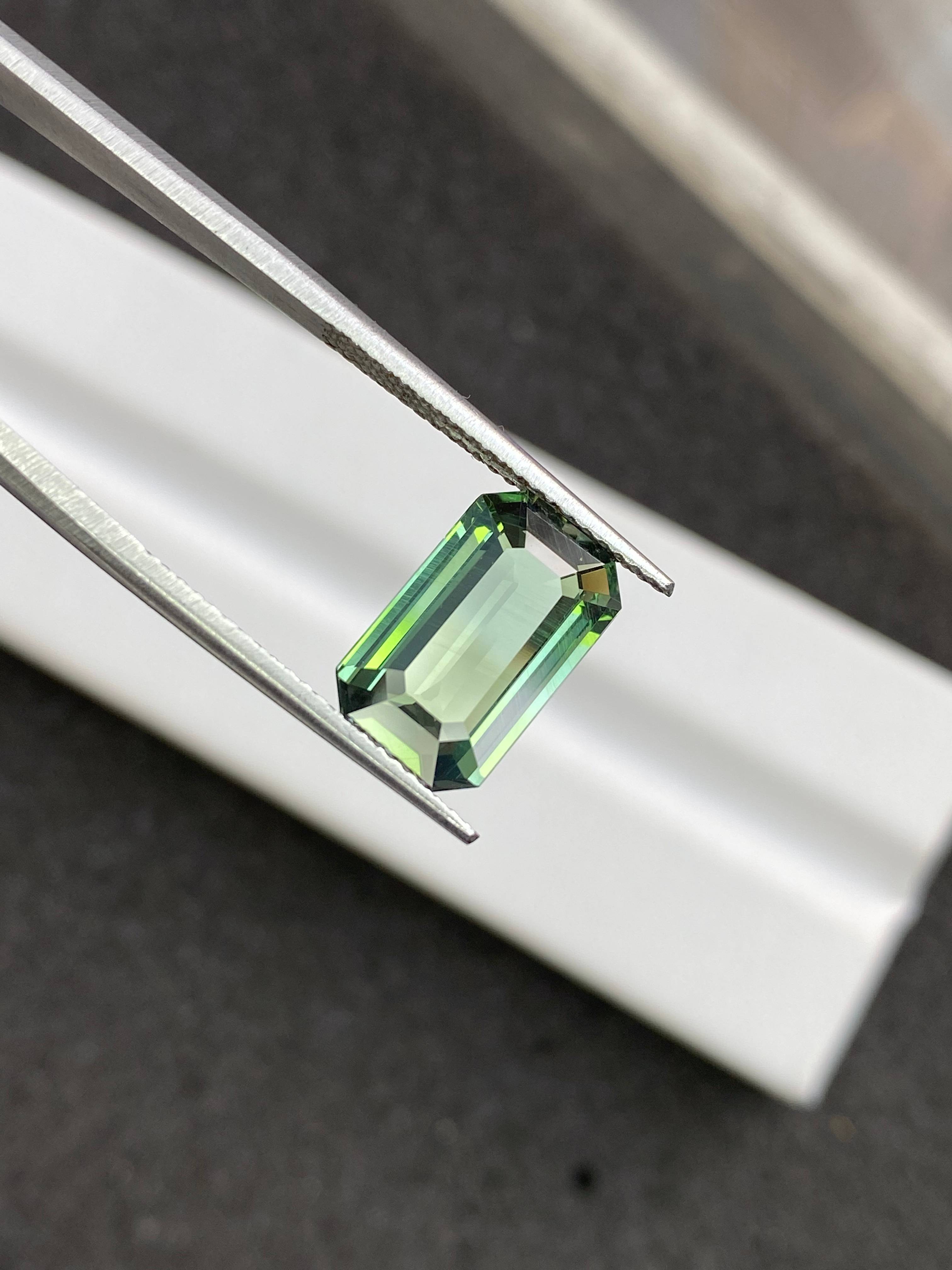 Color Change Green Alexandrite 4.04ct | STARLANKA