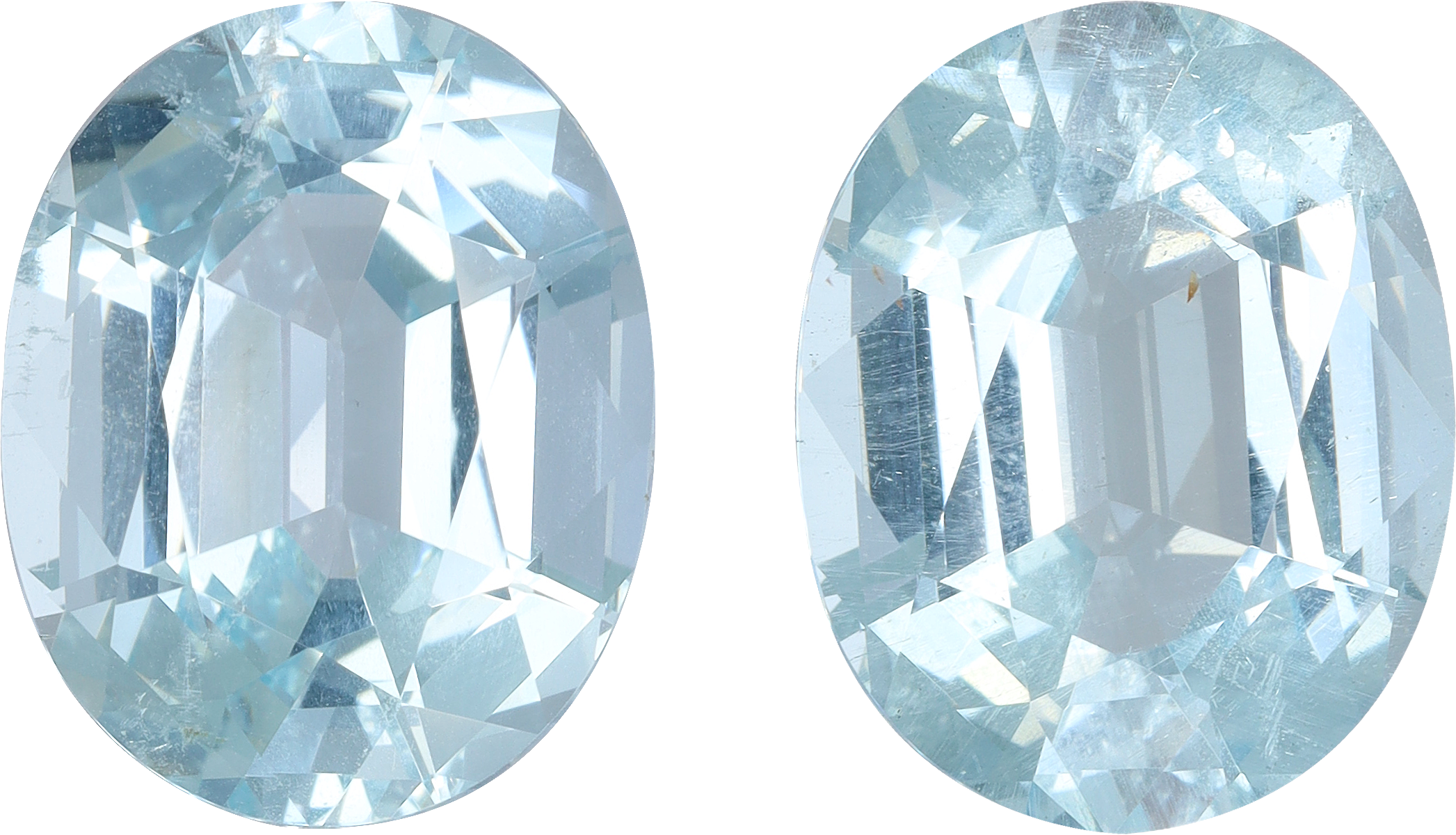 Oval cut aquamarine, 13.63 by 10.83 mm, shown at actual size