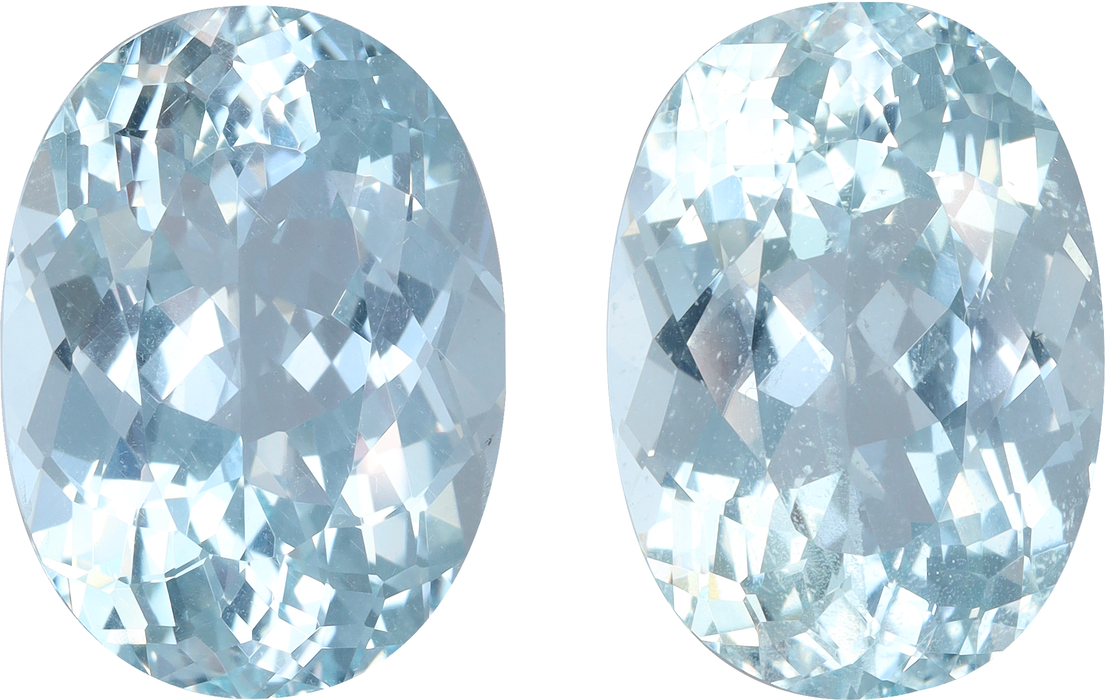 Oval cut aquamarine, 14.92 by 10.91 mm, shown at actual size