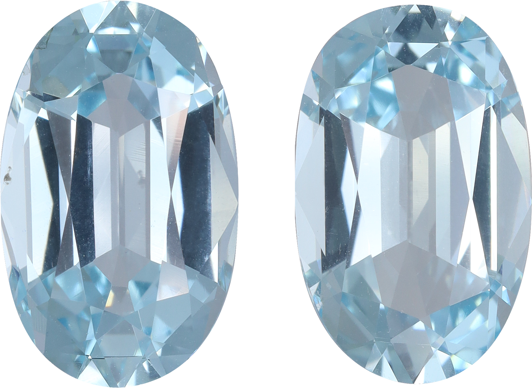 Oval cut aquamarine, 13.12 by 8.24 mm, shown at actual size